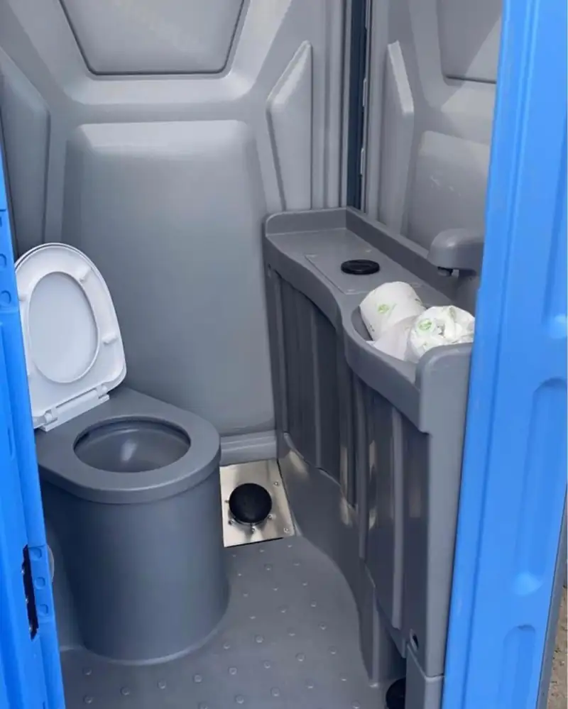 Deluxe flushing + sink rental unit in Midland, TX