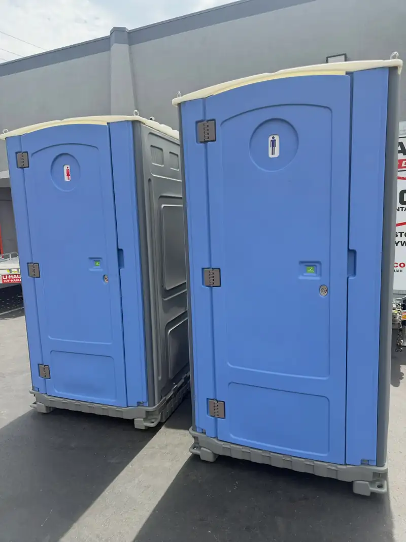 Two standard units on a Midland lot